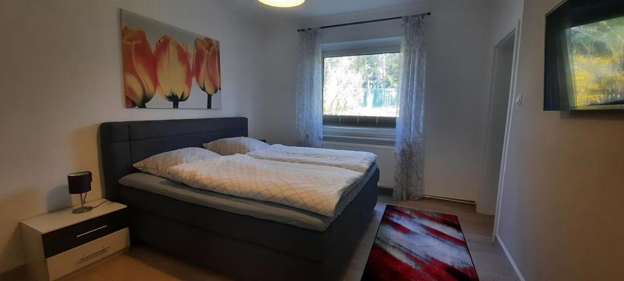 Ferienhaus Im Gruenen/Monteurzimmer Oranienburg Ngoại thất bức ảnh